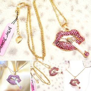 Pink crystal smoking sexy lips pendent necklace